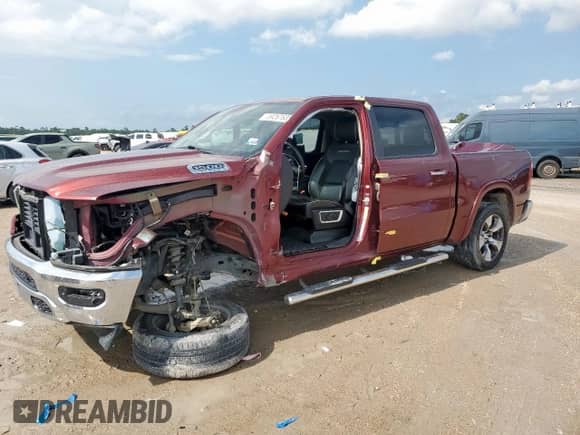 2021 Ram 1500 Laramie z VIN 1C6RREJT4MN801355, wystawiony jako Copart lot #59267635 z przebiegiem 31 909 mil mil oraz Szkoda całkowita • Salvage title. Historia ofert i sprzedaży dostępna na DreamBid. Obrazek 1.