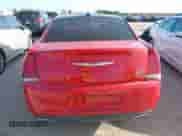 2015 Chrysler 300 S с VIN 2C3CCABGXFH872294, выставлен на аукционе IAAI как лот 42745527 с пробегом 92 752 миль миль и . История ставок и продаж доступна на DreamBid. Изображение 16.