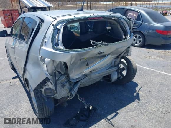 2013 Chevrolet Sonic с VIN 1G1JE6SG0D4103770, выставлен на аукционе IAAI как лот 42673108 с пробегом Не указан миль и . История ставок и продаж доступна на DreamBid. Изображение 6.