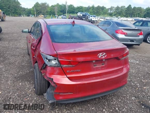 2017 Hyundai Elantra SE z VIN KMHD84LF7HU274345, wystawiony jako IAAI lot #42665155 z przebiegiem 120 284 mil mil oraz . Historia ofert i sprzedaży dostępna na DreamBid. Obrazek 16.