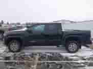 2024 Toyota Tacoma SR5 z VIN 3TMKB5FN3RM004833, wystawiony jako IAAI lot #41580572 z przebiegiem 7 039 mil mil oraz . Historia ofert i sprzedaży dostępna na DreamBid. Obrazek 14.