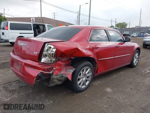 2009 Chrysler 300 Touring с VIN 2C3LA53V89H554754, выставлен на аукционе IAAI как лот 43303764 с пробегом 94 887 миль миль и . История ставок и продаж доступна на DreamBid. Изображение 4.