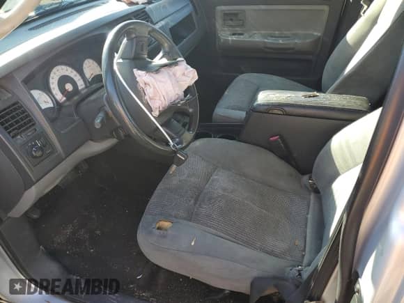 2010 Dodge Dakota z VIN 1D7CE3BK1AS221083, wystawiony jako Copart lot #83998494 z przebiegiem 280 749 mil mil oraz Szkoda całkowita • Salvage title. Historia ofert i sprzedaży dostępna na DreamBid. Obrazek 7.