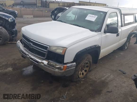 2006 Chevrolet Silverado 1500 Work Truck с VIN 3GCEK14V06G273567, выставлен на аукционе IAAI как лот 42028541 с пробегом 193 399 миль миль и . История ставок и продаж доступна на DreamBid. Изображение 2.
