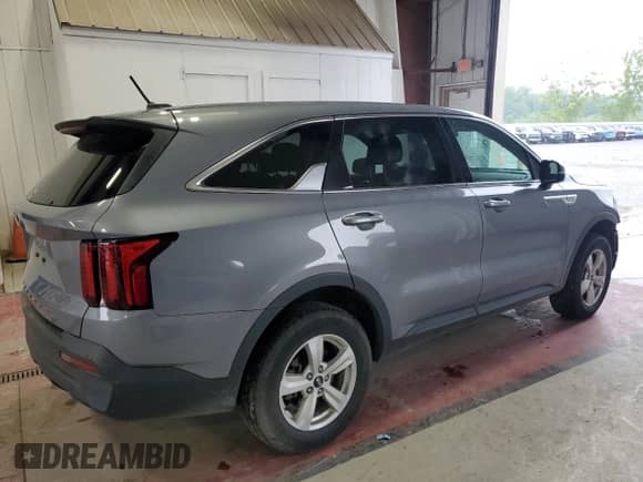 2021 Kia Sorento LX with VIN 5XYRGDLC2MG015504, listed as a Copart auction lot 66300065 with 51,218 mi miles and Salvage title. Bid and sale history available at DreamBid. Image 3.