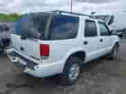2000 Chevrolet Blazer LT with VIN 1GNDT13W8Y2242508, listed as a IAAI auction lot 42187963 with 199,261 mi miles and . Bid and sale history available at DreamBid. Image 4.