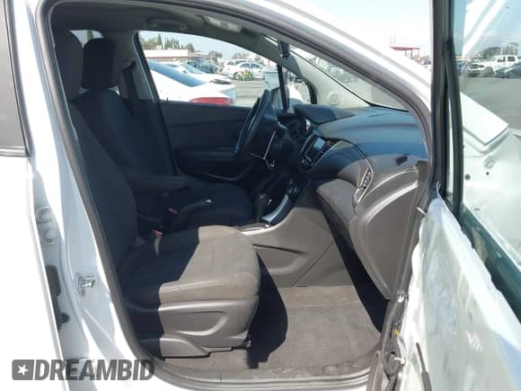 2020 Chevrolet Trax LS с VIN KL7CJKSB6LB066417, выставлен на аукционе IAAI как лот 43299294 с пробегом 76 087 миль миль и . История ставок и продаж доступна на DreamBid. Изображение 5.