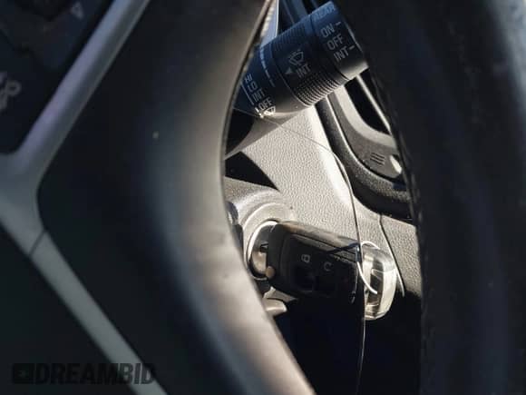 2013 Chevrolet Equinox LT z VIN 1GNALDEK0DZ100623, wystawiony jako IAAI lot #41314989 z przebiegiem 132 778 mil mil oraz . Historia ofert i sprzedaży dostępna na DreamBid. Obrazek 11.