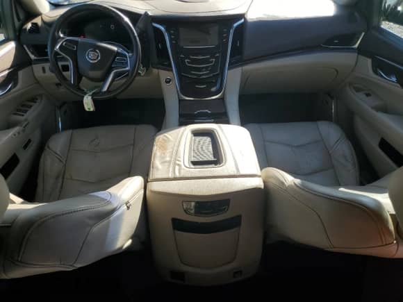 2015 Cadillac Escalade Premium z VIN 1GYS3CKJ3FR239886, wystawiony jako Copart lot #84994395 z przebiegiem 65 701 mil mil oraz Szkoda całkowita • Salvage title. Historia ofert i sprzedaży dostępna na DreamBid. Obrazek 8.