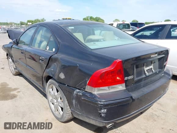 2005 Volvo S60 с VIN YV1RS592552481260, выставлен на аукционе IAAI как лот 42048549 с пробегом 164 491 миль миль и . История ставок и продаж доступна на DreamBid. Изображение 3.