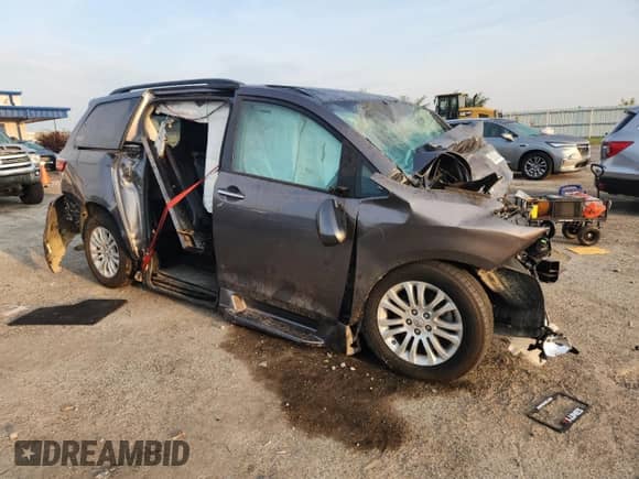 2017 Toyota Sienna XLE with VIN 5TDYZ3DC4HS879316, listed as a Copart auction lot 80926265 with Not provided miles and Clean title. Bid and sale history available at DreamBid. Image 4.