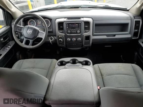 2018 Ram 1500 Tradesman z VIN 1C6RR7FG1JS293642, wystawiony jako Copart lot #67491335 z przebiegiem 215 463 mil mil oraz Czysty tytuł • Clean title. Historia ofert i sprzedaży dostępna na DreamBid. Obrazek 8.