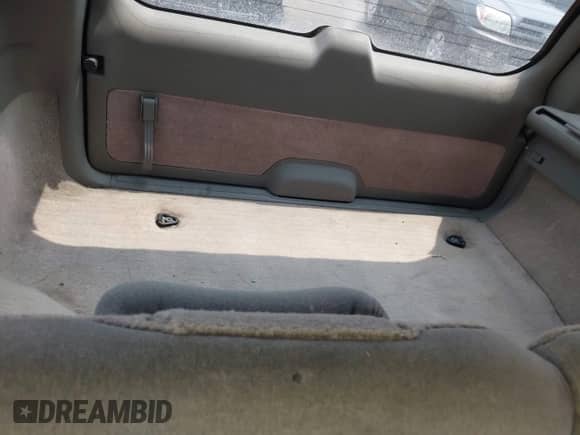 1998 Chevrolet Blazer LS z VIN 1GNDT13W3W2286364, wystawiony jako IAAI lot #42380068 z przebiegiem 210 174 mil mil oraz . Historia ofert i sprzedaży dostępna na DreamBid. Obrazek 14.