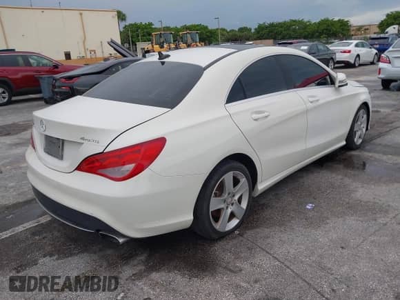 2015 Mercedes-Benz CLA 250 z VIN WDDSJ4GB3FN255103, wystawiony jako IAAI lot #42895806 z przebiegiem Nie podano mil oraz . Historia ofert i sprzedaży dostępna na DreamBid. Obrazek 4.