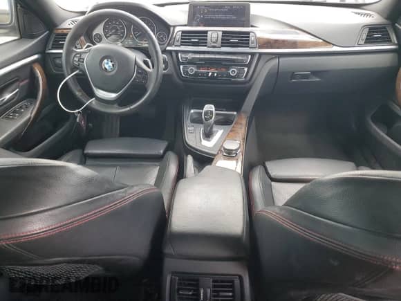 2015 BMW 4 Series 428i xDrive z VIN WBA4A7C53FD415066, wystawiony jako Copart lot #61880545 z przebiegiem 130 874 mil mil oraz Szkoda całkowita • Salvage title. Historia ofert i sprzedaży dostępna na DreamBid. Obrazek 8.
