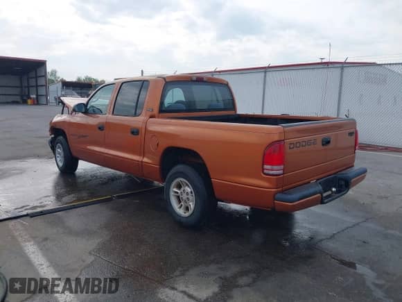 2000 Dodge Dakota Sport with VIN 1B7GL2AX6YS624270, listed as a IAAI auction lot 42115234 with 187,410 mi miles and . Bid and sale history available at DreamBid. Image 3.