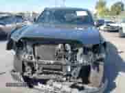 2018 Toyota Tacoma SR5 с VIN 3TMAZ5CN9JM077463, выставлен на аукционе IAAI как лот 41688459 с пробегом 69 886 миль миль и . История ставок и продаж доступна на DreamBid. Изображение 13.