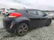 2013 Hyundai Veloster w/Gray Int z VIN KMHTC6AD6DU151914, wystawiony jako Copart lot #90408325 z przebiegiem 95 258 mil mil oraz Czysty tytuł • Clean title. Historia ofert i sprzedaży dostępna na DreamBid. Obrazek 3.