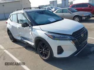 2021 Nissan Kicks SR z VIN 3N1CP5DV7ML509641, wystawiony jako IAAI lot #43448359 z przebiegiem 28 732 mil mil oraz . Historia ofert i sprzedaży dostępna na DreamBid. Obrazek 1.