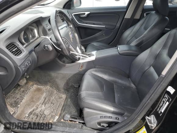 2015 Volvo S60 T5 Platinum с VIN YV1612TM5F1341358, выставлен на аукционе Copart как лот 46042365 с пробегом Не указан миль и Списание • Salvage title. История ставок и продаж доступна на DreamBid. Изображение 7.