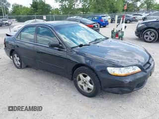 1998 Honda Accord EX with VIN 1HGCG1654WA057341, listed as a IAAI auction lot 42646441 with 226,200 mi miles and . Bid and sale history available at DreamBid. Image 1.