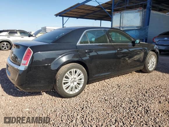 2014 Chrysler 300 z VIN 2C3CCARG3EH256957, wystawiony jako Copart lot #62308595 z przebiegiem 131 665 mil mil oraz Szkoda całkowita • Salvage title. Historia ofert i sprzedaży dostępna na DreamBid. Obrazek 3.