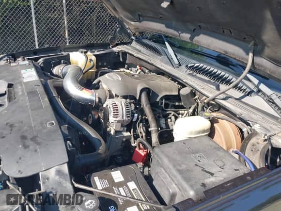 2005 Chevrolet Silverado 1500 LS z VIN 2GCEK13T051336111, wystawiony jako IAAI lot #42639214 z przebiegiem 224 915 mil mil oraz . Historia ofert i sprzedaży dostępna na DreamBid. Obrazek 10.