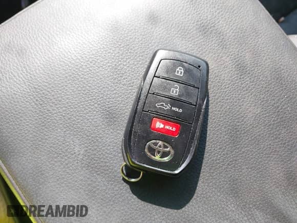 2024 Toyota Tacoma SR5 z VIN 3TMLB5JNXRM054348, wystawiony jako IAAI lot #42437739 z przebiegiem 11 274 mil mil oraz . Historia ofert i sprzedaży dostępna na DreamBid. Obrazek 11.
