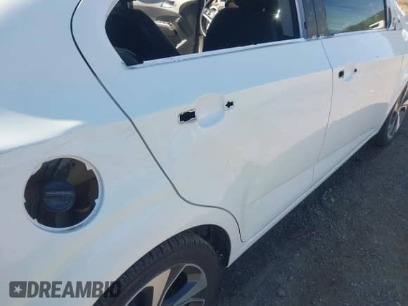 2017 Chevrolet Sonic Premier с VIN 1G1JF5SB2H4107594, выставлен на аукционе IAAI как лот 42836334 с пробегом 116 890 миль миль и . История ставок и продаж доступна на DreamBid. Изображение 13.