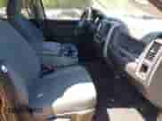 2017 Ram 1500 Express z VIN 3C6RR6KT7HG580045, wystawiony jako IAAI lot #42138921 z przebiegiem 84 610 mil mil oraz . Historia ofert i sprzedaży dostępna na DreamBid. Obrazek 5.