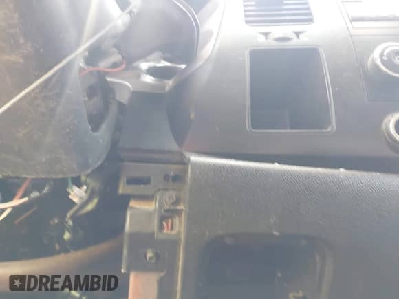2007 GMC Sierra 1500 SLE1 z VIN 2GTEC19J971628670, wystawiony jako IAAI lot #43061212 z przebiegiem Nie podano mil oraz . Historia ofert i sprzedaży dostępna na DreamBid. Obrazek 11.
