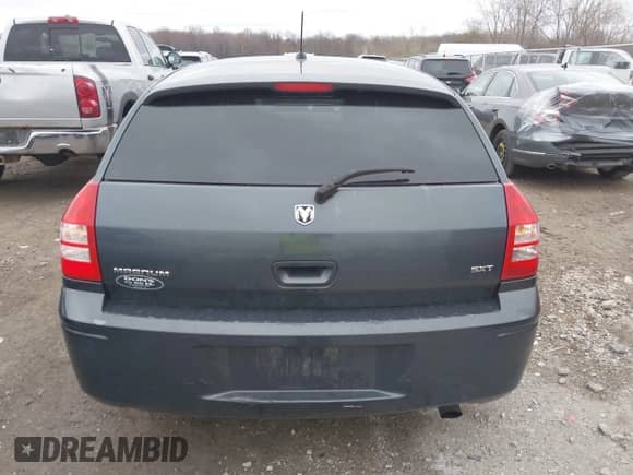 2008 Dodge Magnum SXT with VIN 2D4FV37VX8H225695, listed as a IAAI auction lot 42037741 with 196,099 mi miles and . Bid and sale history available at DreamBid. Image 16.