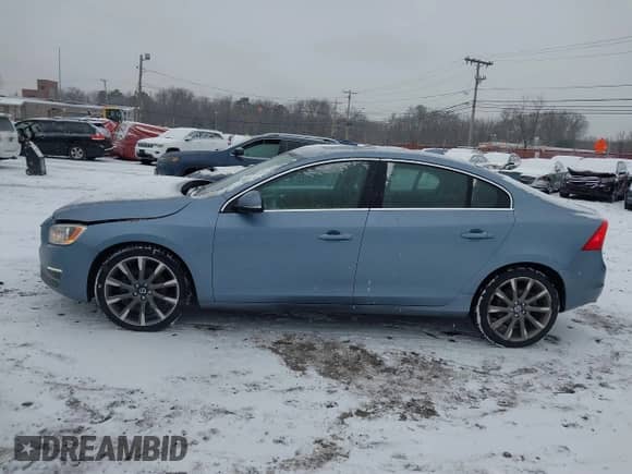 2017 Volvo S60 Inscription с VIN LYV402TK3HB127947, выставлен на аукционе IAAI как лот 41235145 с пробегом 124 034 миль миль и . История ставок и продаж доступна на DreamBid. Изображение 14.