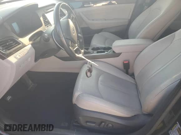 2017 Hyundai Sonata Sport z VIN 5NPE34AF8HH462280, wystawiony jako Copart lot #72044355 z przebiegiem 77 400 mil mil oraz Szkoda całkowita • Salvage title. Historia ofert i sprzedaży dostępna na DreamBid. Obrazek 7.