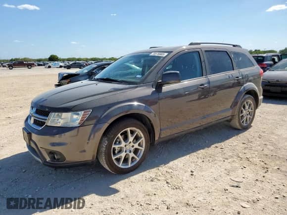 2016 Dodge Journey SXT with VIN 3C4PDCBB2GT186432, listed as a Copart auction lot 70576985 with 40,847 mi miles and Salvage title. Bid and sale history available at DreamBid. Image 1.