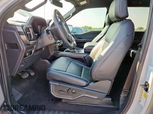 2024 Ford F-150 Lariat с VIN 1FTFW5L53RFC19395, выставлен на аукционе Copart как лот 69371805 с пробегом 11 638 миль миль и Чистый • Clean title. История ставок и продаж доступна на DreamBid. Изображение 7.