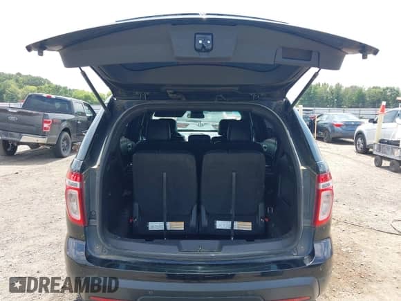 2012 Ford Explorer XLT z VIN 1FMHK7D84CGA48646, wystawiony jako IAAI lot #42863482 z przebiegiem 173 492 mil mil oraz . Historia ofert i sprzedaży dostępna na DreamBid. Obrazek 17.