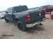 2020 Ram 1500 Limited z VIN 1C6SRFHT5LN422246, wystawiony jako IAAI lot #41948083 z przebiegiem 82 032 mil mil oraz . Historia ofert i sprzedaży dostępna na DreamBid. Obrazek 3.