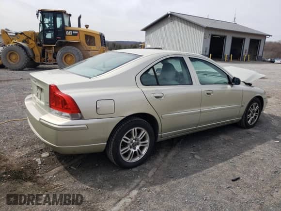 2005 Volvo S60 с VIN YV1RH592752442037, выставлен на аукционе Copart как лот 49637015 с пробегом 103 774 миль миль и Списание • Salvage title. История ставок и продаж доступна на DreamBid. Изображение 3.