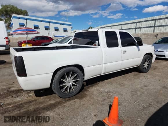 2004 Chevrolet Silverado 1500 LS z VIN 1GCEC19V54Z261272, wystawiony jako Copart lot #80439075 z przebiegiem Nie podano mil oraz Szkoda całkowita • Salvage title. Historia ofert i sprzedaży dostępna na DreamBid. Obrazek 3.