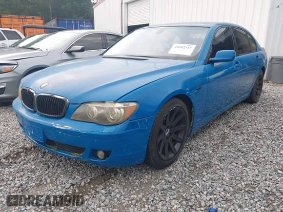 2006 BMW 7 Series 750Li with VIN WBAHN83506DT59499, listed as a IAAI auction lot 42682515 with 172,549 mi miles and . Bid and sale history available at DreamBid. Image 2.