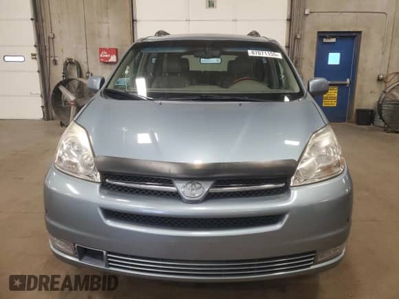 2005 Toyota Sienna XLE z VIN 5TDZA22C85S264451, wystawiony jako Copart lot #87071155 z przebiegiem 256 535 mil mil oraz Czysty tytuł • Clean title. Historia ofert i sprzedaży dostępna na DreamBid. Obrazek 5.