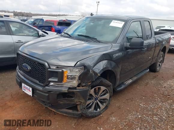 2020 Ford F-150 XL z VIN 1FTFX1E53LFC50723, wystawiony jako IAAI lot #41469435 z przebiegiem 68 857 mil mil oraz . Historia ofert i sprzedaży dostępna na DreamBid. Obrazek 2.