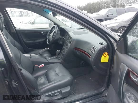 2002 Volvo S60 с VIN YV1RH58D922178477, выставлен на аукционе IAAI как лот 41670679 с пробегом 238 423 миль миль и . История ставок и продаж доступна на DreamBid. Изображение 5.