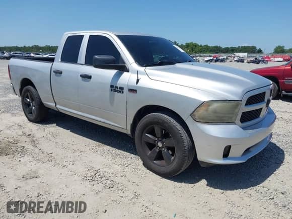 2013 Ram 1500 Express z VIN 1C6RR6FT1DS553131, wystawiony jako IAAI lot #42740236 z przebiegiem 208 491 mil mil oraz . Historia ofert i sprzedaży dostępna na DreamBid. Obrazek 1.