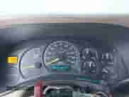 2002 Chevrolet Tahoe LS с VIN 1GNEC13Z42R185463, выставлен на аукционе IAAI как лот 42592440 с пробегом 165 870 миль миль и . История ставок и продаж доступна на DreamBid. Изображение 7.