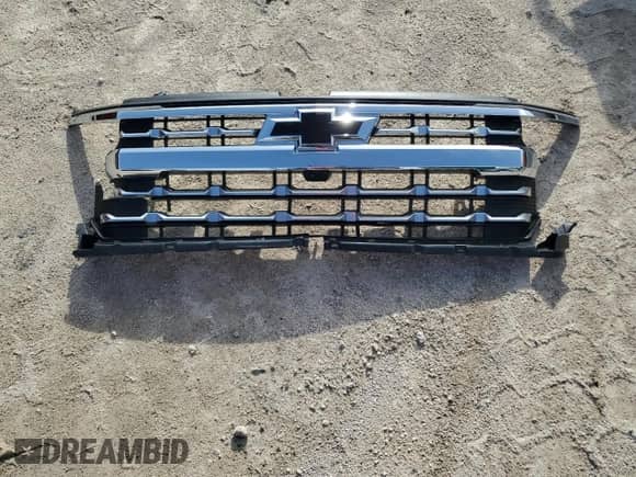 2024 Chevrolet Silverado 1500 z VIN 3GCPAEE86RG288574, wystawiony jako Copart lot #63547245 z przebiegiem 26 929 mil mil oraz Szkoda całkowita • Salvage title. Historia ofert i sprzedaży dostępna na DreamBid. Obrazek 12.