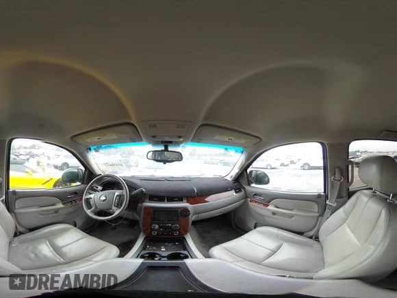 2011 Chevrolet Suburban LT с VIN 1GNSKJE30BR216805, выставлен на аукционе IAAI как лот 42438652 с пробегом 265 350 миль миль и . История ставок и продаж доступна на DreamBid. Изображение 18.