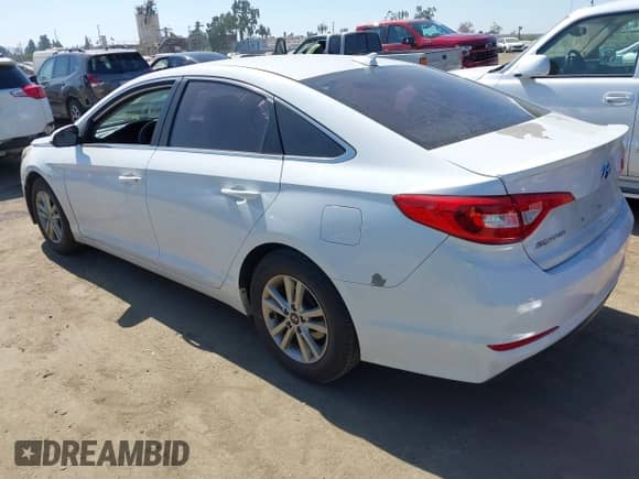 2017 Hyundai Sonata SE с VIN 5NPE24AF9HH441456, выставлен на аукционе IAAI как лот 43406181 с пробегом 132 780 миль миль и . История ставок и продаж доступна на DreamBid. Изображение 3.