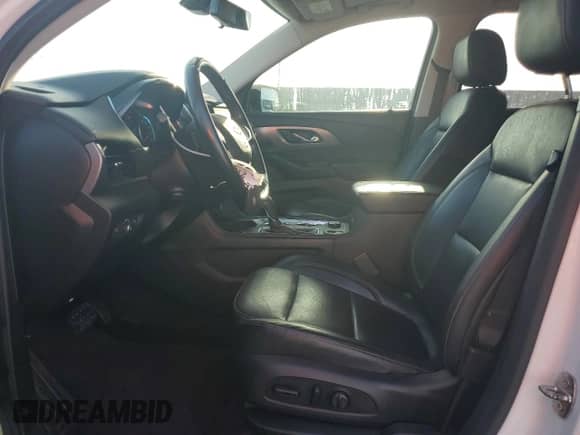 2019 Chevrolet Traverse Premier с VIN 1GNERKKW1KJ305696, выставлен на аукционе Copart как лот 70710375 с пробегом 118 993 миль миль и Списание • Salvage title. История ставок и продаж доступна на DreamBid. Изображение 7.